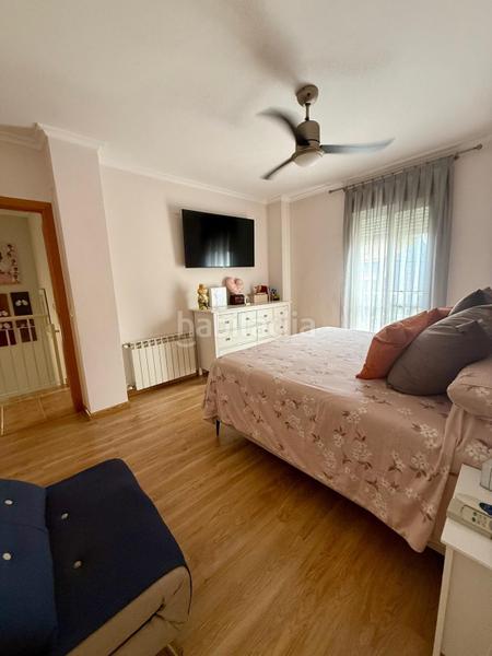 Foto d2297e60-f94e-4678-9427-60be67220d8d. Casa aparellada amb calefacció aparcament piscina a Pobla de Vallbona (la)