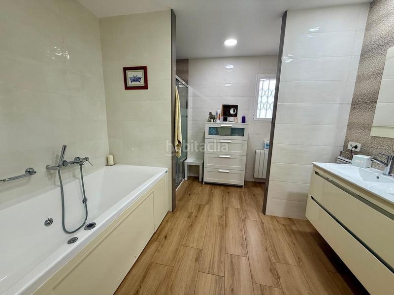 Foto ee0ea418-7245-4ec1-abc4-7cfb088bb3d5. Casa aparellada amb calefacció aparcament piscina a Pobla de Vallbona (la)