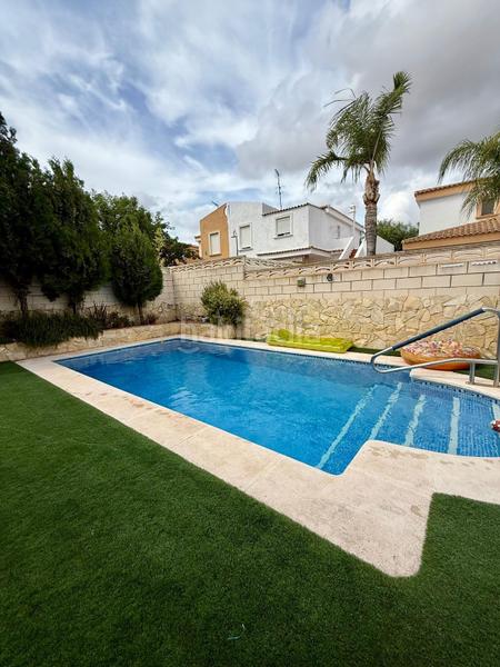 Foto fd9acfec-2457-48d8-a9ae-6c2bc79f0511. Casa aparellada amb calefacció aparcament piscina a Pobla de Vallbona (la)