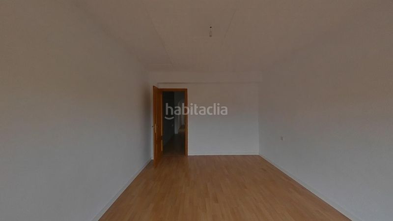 Foto e8c11901-a9ee-4127-a00c-e2b1fce0da09. Pis a Moncada
