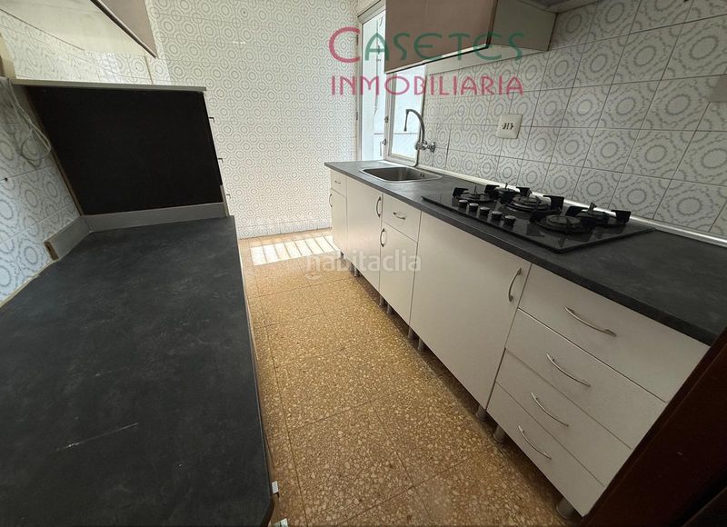 Foto a83a3d50-818f-4267-9028-79b8570af701. Pis amb aparcament a Trinitat Valencia