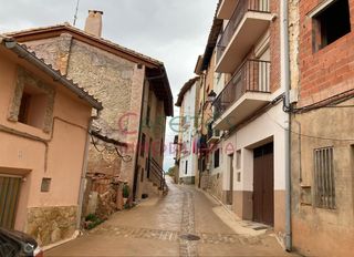Haus  Calle molino. Ademuz.casa de pueblo con garaje.sin comision