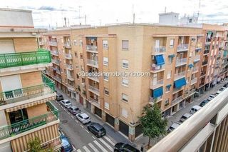 Flat in Torrefiel. Vivienda en torrefiel