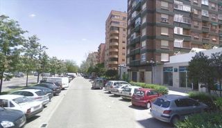 Local Comercial a Avenida CID 87