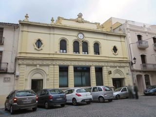 Lloguer Local Comercial  Julian ribera. Local en venta en carcaixent