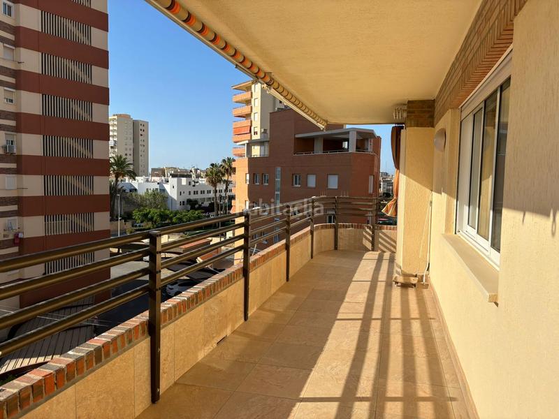 Foto c92dc564-fd87-44e0-a8f4-a5c389a12d3a. Affitto appartamento con piscina in Playa Muchavista Campello (el)