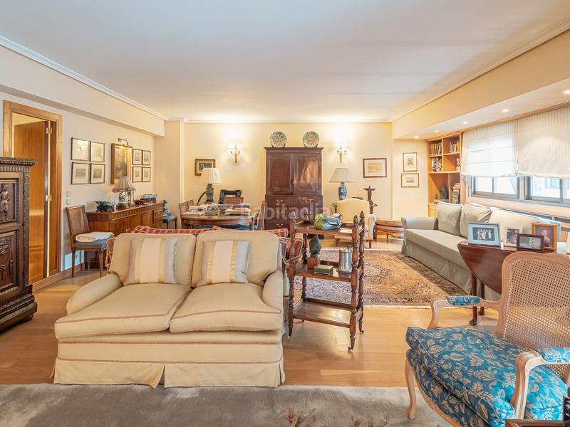 Foto 4f8636c8-6ac7-4fc7-946f-7c5fd3daa6dd. Duplex with heating pool in Carretera del Plantío Majadahonda