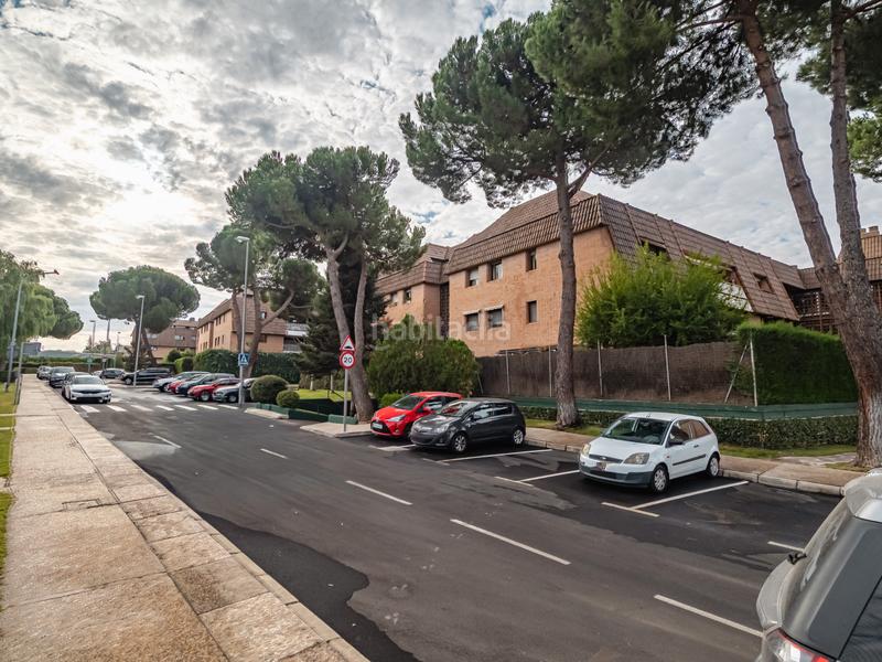 Foto c07071fc-bff1-45f9-a08d-676cc9f29165. Zweistöckige wohnung mit heizung pool in Carretera del Plantío Majadahonda