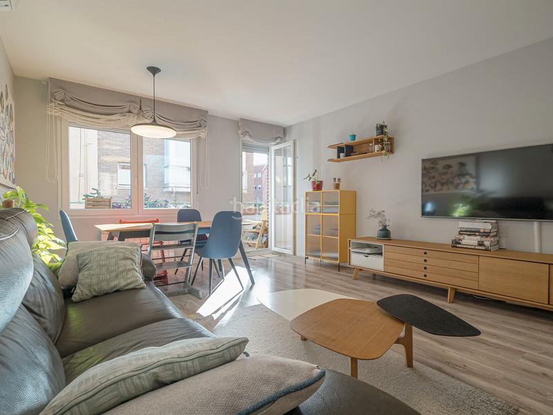 Foto 26dfcc1c-3e89-4257-a3c0-f384399f2633. Piso  en venta en calle de josé celestino mutis en Madrid