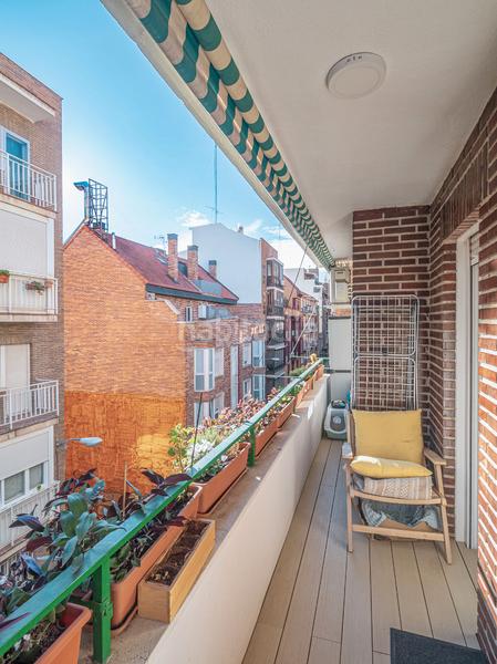 Foto 31ffb539-6285-411b-81ec-4e5fdec9e819. Piso  en venta en calle de josé celestino mutis en Madrid