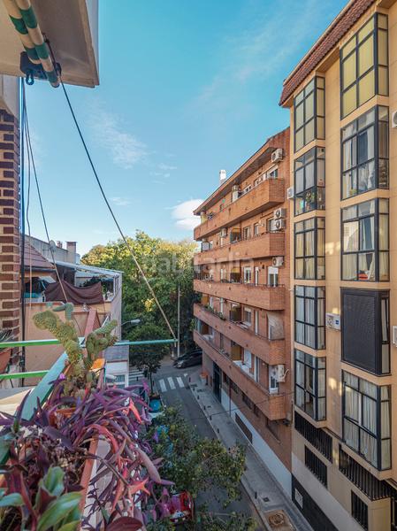 Foto c55500ef-421c-4fd4-ae75-d7a2dd15dc44. Piso  en venta en calle de josé celestino mutis en Madrid