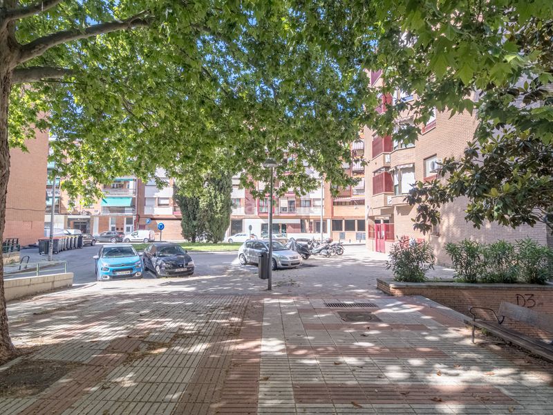 Foto f9c27786-a8f1-4713-8e05-e2b2620a69cd. Pis amb calefacció a Los Cármenes Madrid