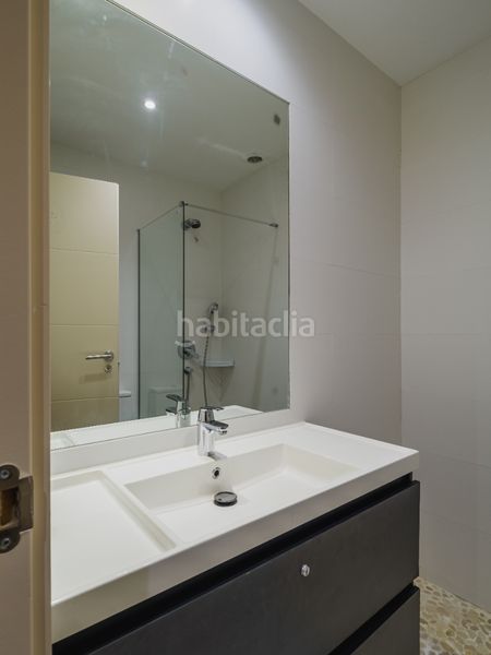 Foto 491470e7-3686-4671-9928-4c74026a6365. Casa aparellada amb calefacció a El Viso Madrid