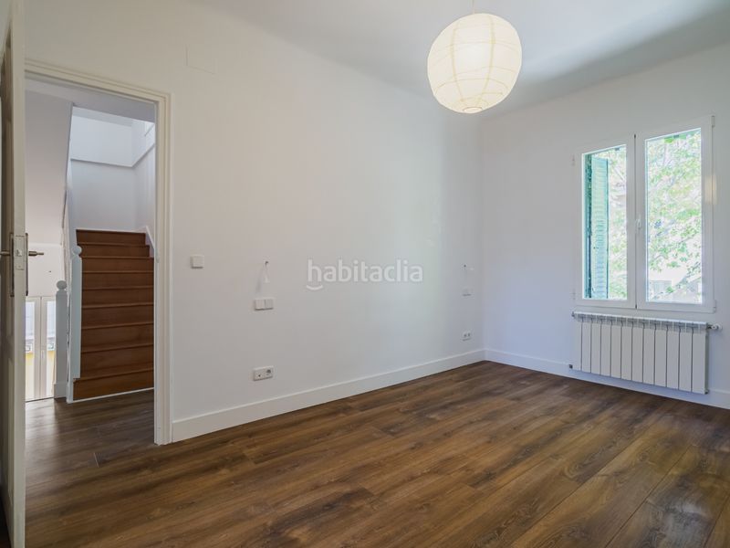 Foto 635d02bc-4b10-481e-8a1d-691034de239f. Casa aparellada amb calefacció a El Viso Madrid