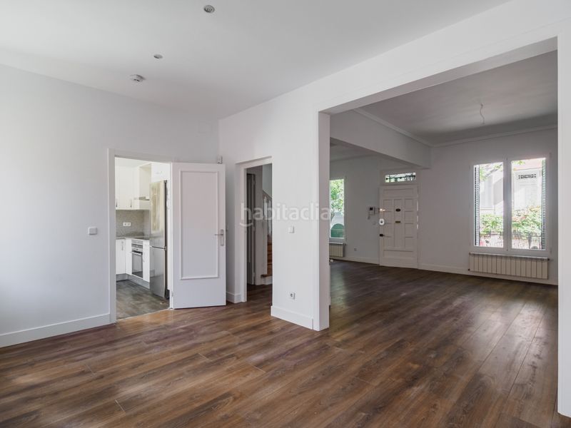 Foto ee5a3828-3887-4369-9c0c-9bf175836793. Casa aparellada amb calefacció a El Viso Madrid