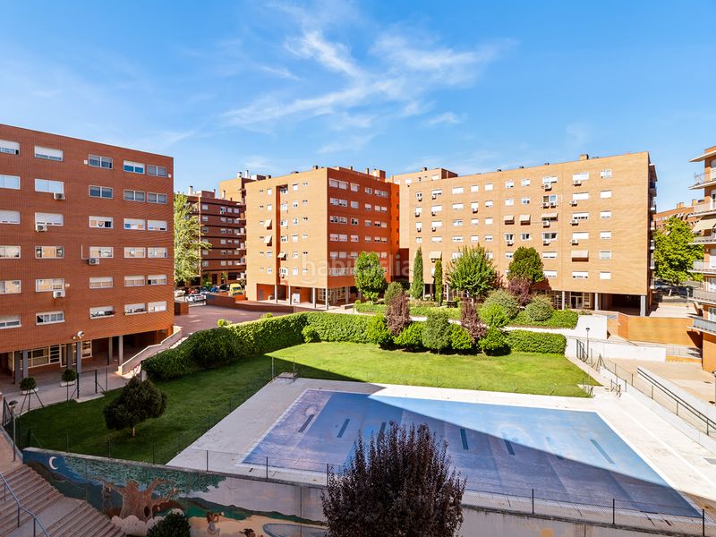 Foto 8cd144ac-dafb-4f0e-abac-05b5c64bce8f. Pis amb calefacció piscina a Valdebernardo-Valderribas Madrid