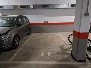Aparcament cotxe  Antoni bori. Plaza de parking port, badalona  11