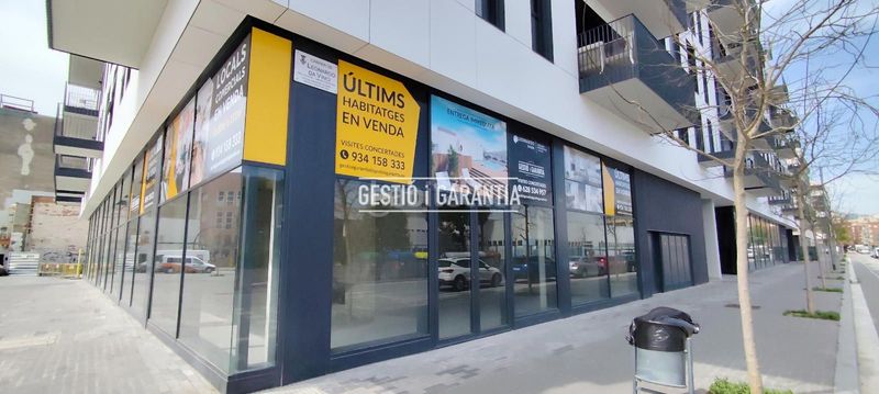 Foto 2ecbca57-ac68-4c17-8748-c7e0500e66d1. Local comercial a Centre Hospitalet de Llobregat (L´)