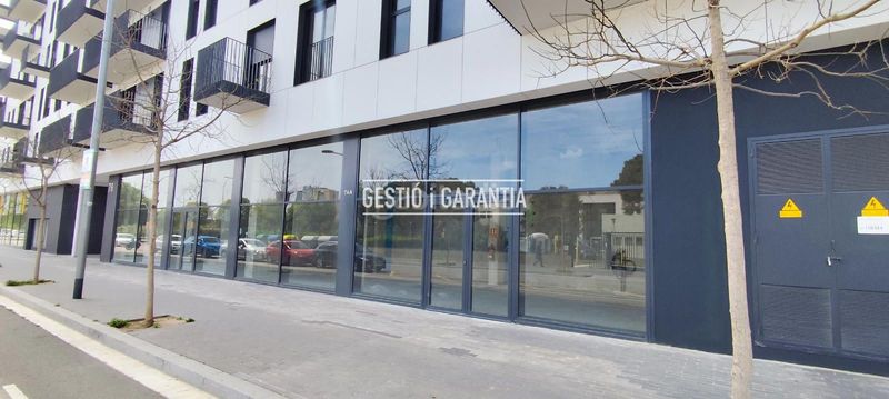 Foto 3381eac7-6069-46af-994b-d20c21e043d0. Local comercial a Centre Hospitalet de Llobregat (L´)