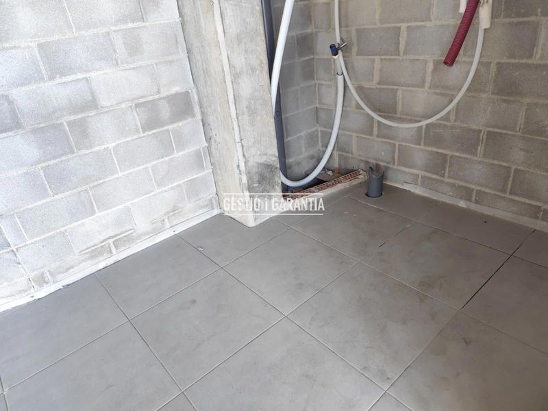 Foto 680a9daa-5e96-4759-ac3d-e86ed710c684. Local comercial a Centre Hospitalet de Llobregat (L´)
