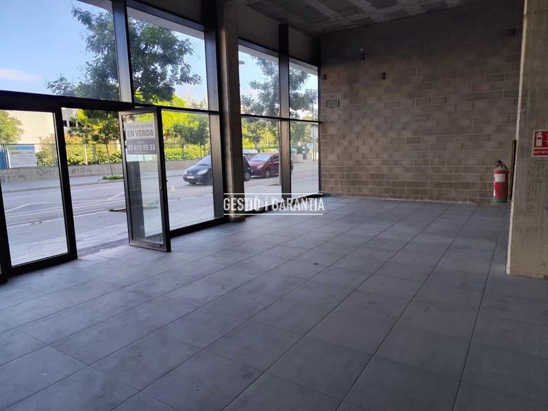 Foto ad20a034-6c18-44a1-b5a2-ea3f84e4f880. Local comercial a Centre Hospitalet de Llobregat (L´)