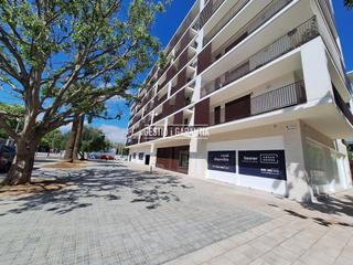 Locale commerciale  Major. Local comercial en venta en hospitalet, 3