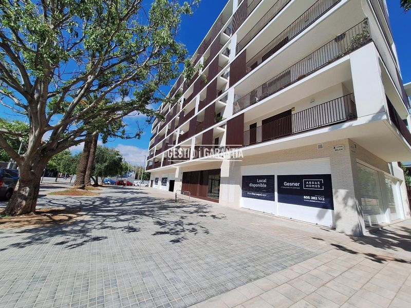 Foto 51b33b4e-4b83-4b58-bc2f-81f123f62f1f. Local comercial a Centre Hospitalet de Llobregat (L´)