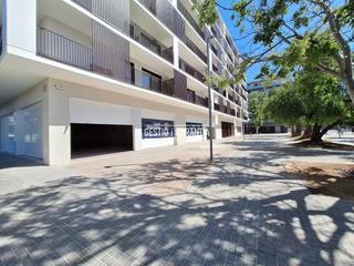 Locale commerciale  Major. Local comercial en venta en hospitalet, 1