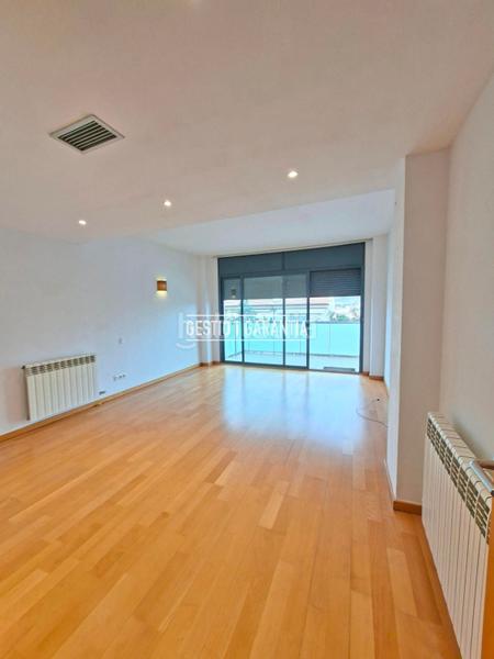 Foto 121730e5-7c00-4538-8da9-9edbbe1f3bac. Appartement avec chauffage parking dans La Font d´en Fargues Barcelona