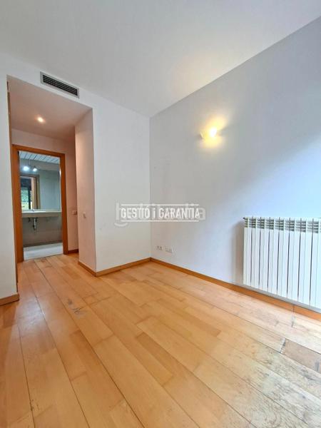 Foto 3d6724f5-676c-40e1-ab35-3feafc228b66. Appartement avec chauffage parking dans La Font d´en Fargues Barcelona