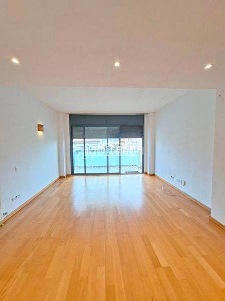 Foto 41d78443-c615-4731-8664-1ae03b601685. Appartement avec chauffage parking dans La Font d´en Fargues Barcelona