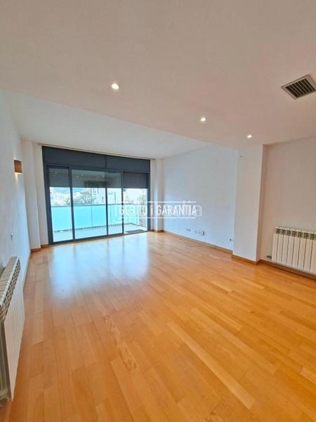 Foto 50c6e4b2-ffda-442d-afa0-4412c44746cf. Appartement avec chauffage parking dans La Font d´en Fargues Barcelona