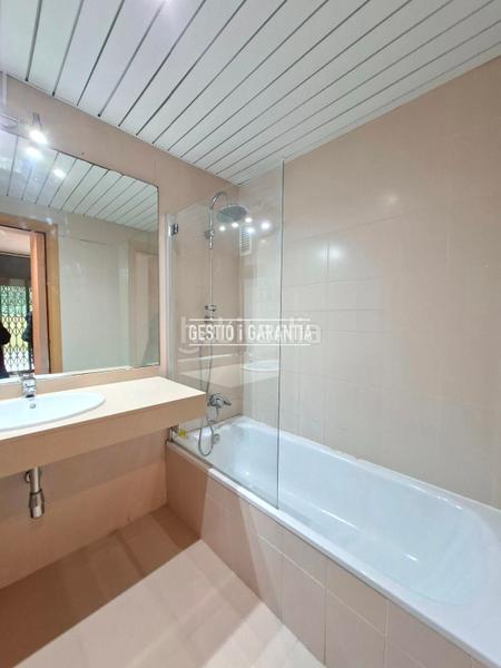 Foto 8ecae132-c682-4f1f-8fa5-6293d7c17cb0. Appartement avec chauffage parking dans La Font d´en Fargues Barcelona