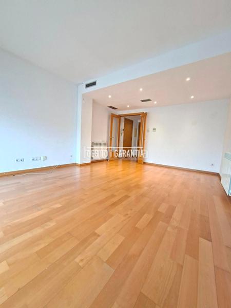 Foto edd08097-f930-4004-9188-56c7f406159a. Appartement avec chauffage parking dans La Font d´en Fargues Barcelona