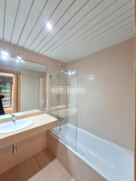 Foto fde8750c-604f-4b2b-8afb-99e47a23f71a. Appartement avec chauffage parking dans La Font d´en Fargues Barcelona