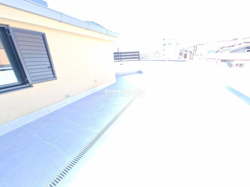 Foto 0b9221f7-22bd-41e4-aed5-9e61337d8bc7. Àtic amb piscina a Ca n'Aurell Terrassa