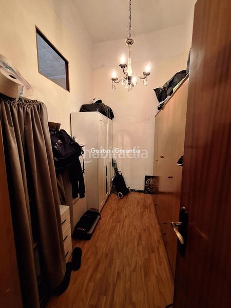 Foto b8c1265a-587f-4889-a75f-7385f5ee4315. Pis a Raval Barcelona