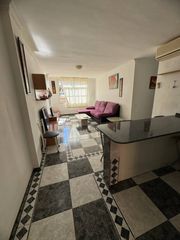 Apartamento en San Fernando. Amplio apartamento de 3 habitaciones con garaje en bellavista –