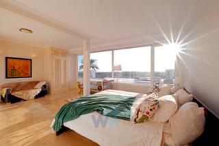 Casa adossada a Playa del Inglés. Wim corporation presents this property that will open the door t