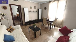 Rent Apartment in Ciudad Jardín - Zoco. Alquiler de apartamento amueblado con excelente ubicación.