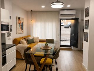 Apartament  Avenida de carlos iii 47. Reformada · amueblada · equipada · lista para entrar