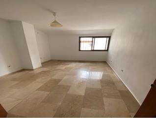 Etagenwohnung in Avenida Ronda de los Tejares 19