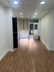 Lloguer Local Comercial  Calle historiador jaén morente. Local comercial en alquiler por solo 250€ / mes
