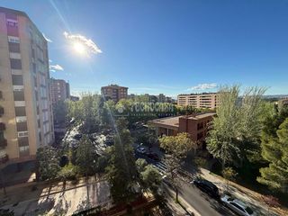 Flat in Parque Palomar - Bombarda. Piso en venta en zaragoza