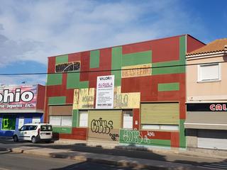 Lloguer Local Comercial  Calle álvarez alonso. El bohio, local de tres plantas con acceso por dos calles y acce