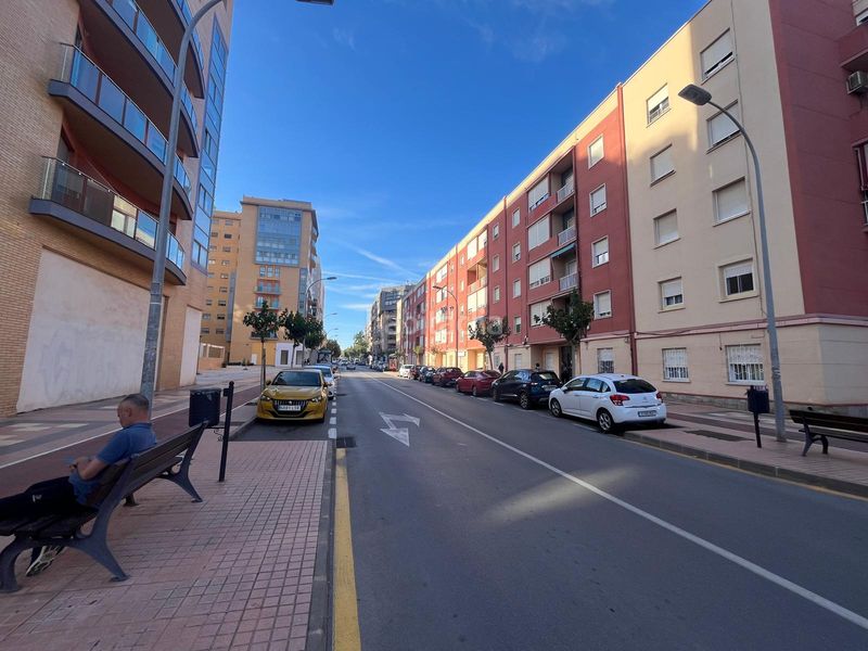 Foto 404fe0d0-d1c7-4851-b30c-94954b12535c. Aparcament cotxe a Ciudad Jardín Cartagena