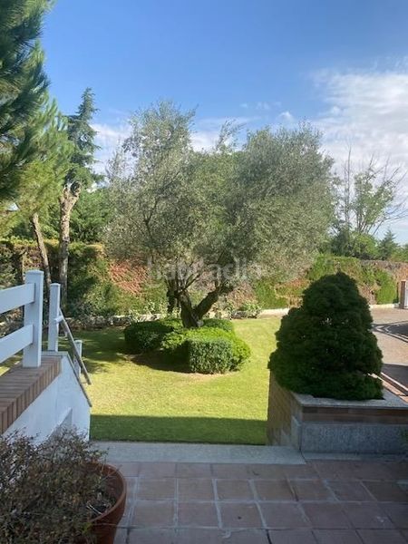 Foto 5bf27b02-3a81-4f8c-93d2-3510e4e1e9b2. Casa aparellada amb calefacció aparcament piscina a Santa Marta de Tormes