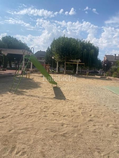 Foto ba0df2f7-b6b2-4378-9703-054b2206c05b. Casa aparellada amb calefacció aparcament piscina a Santa Marta de Tormes