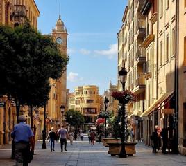 Location Local commercial  Calle zamora. Local ideal como oficina situado en centro comercial zamora!!