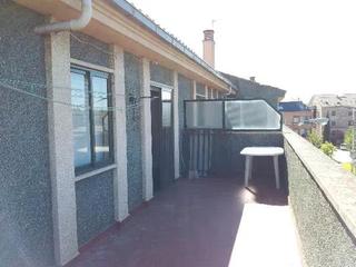 Ático  Calle abastos. Excelente ático  en la zona de la salle, con vistas. 2 dormitori